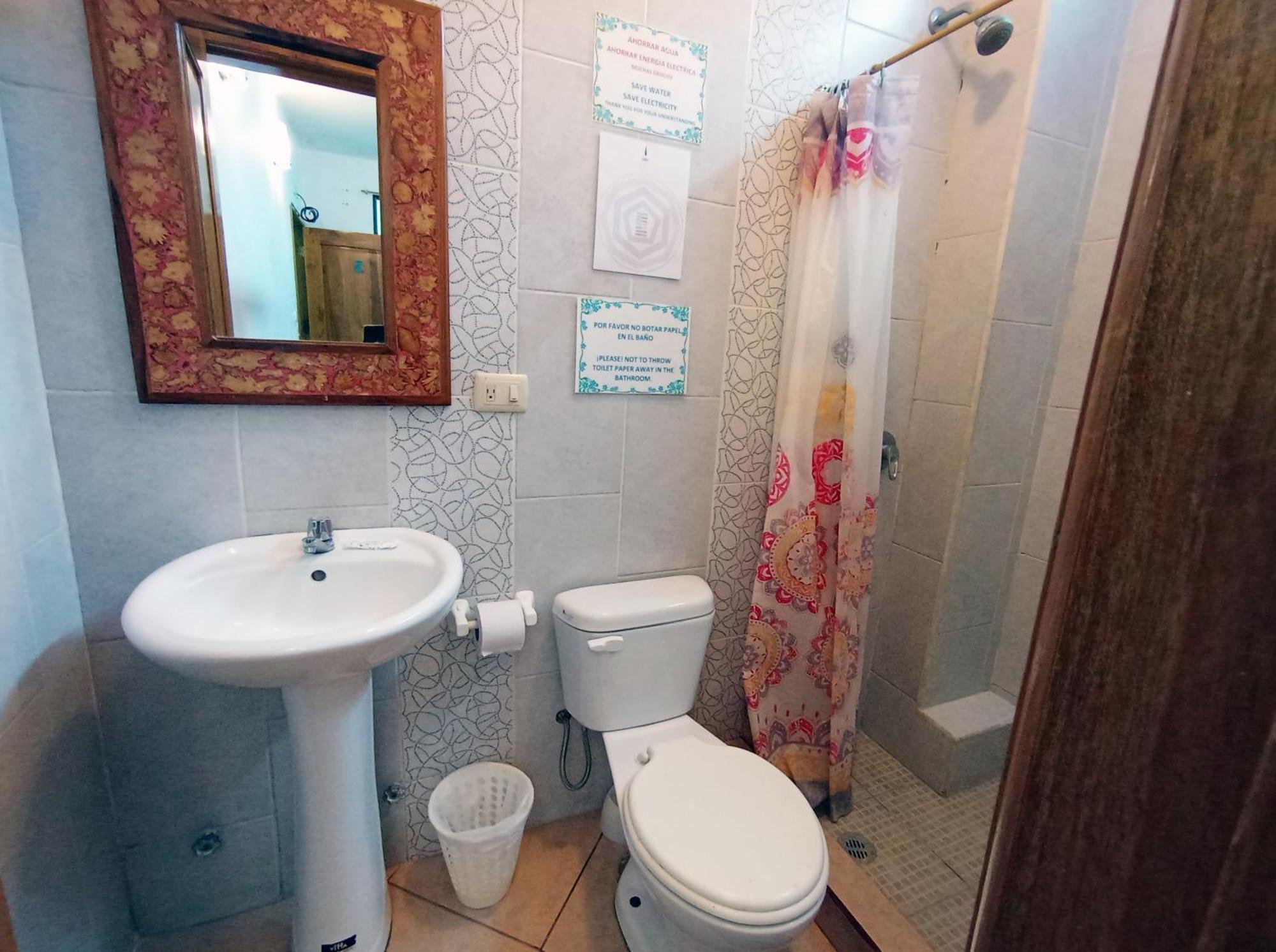 Hostal Yaku Montañita Kültér fotó