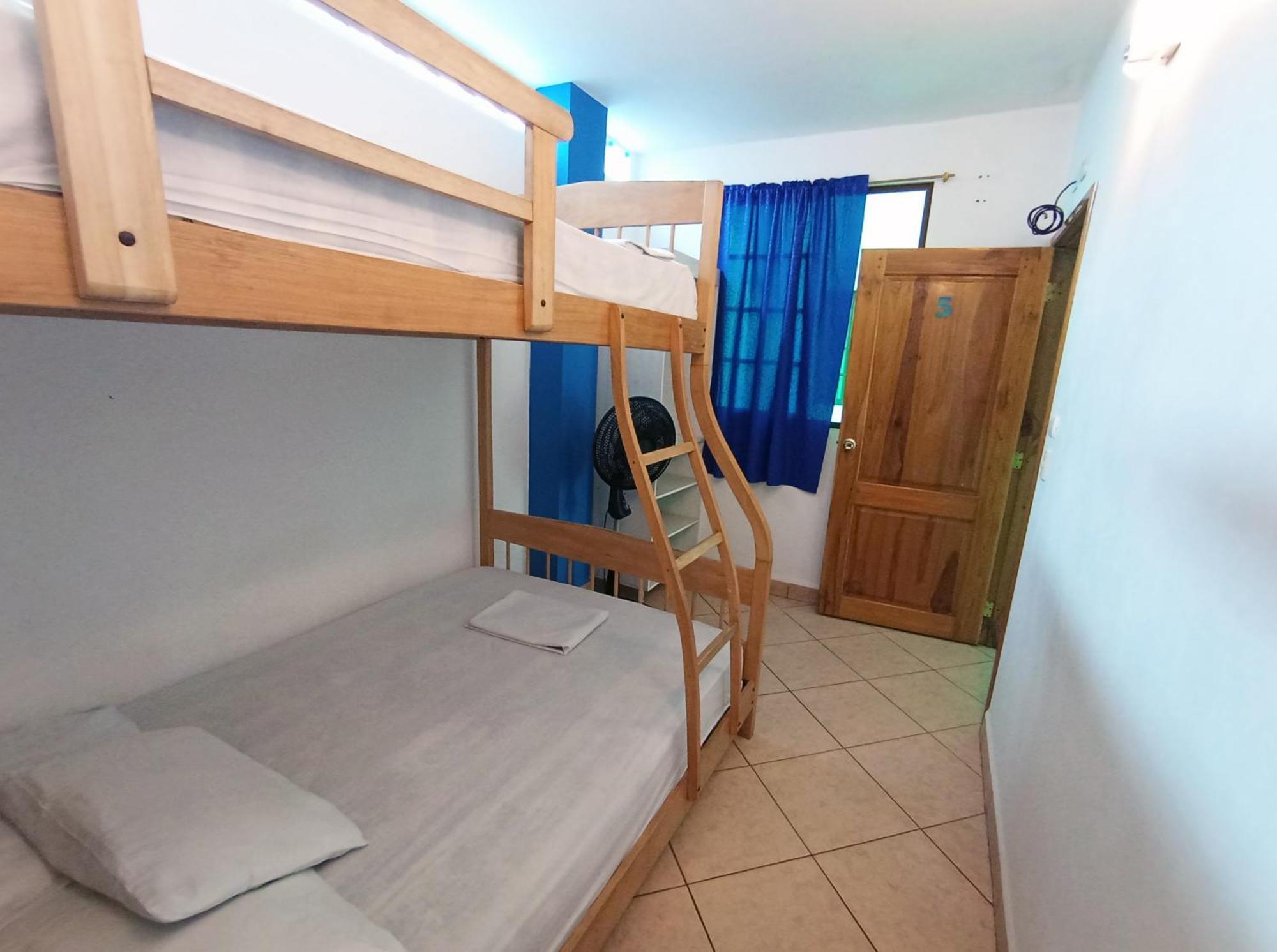 Hostal Yaku Montañita Kültér fotó