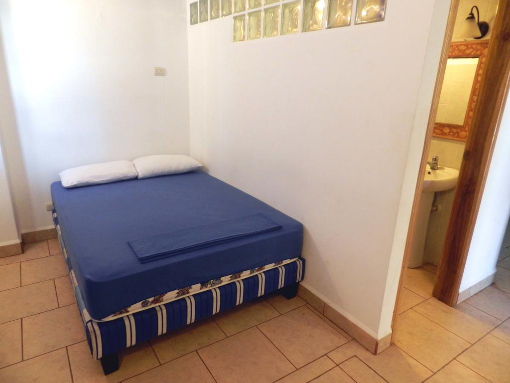Hostal Yaku Montañita Szoba fotó